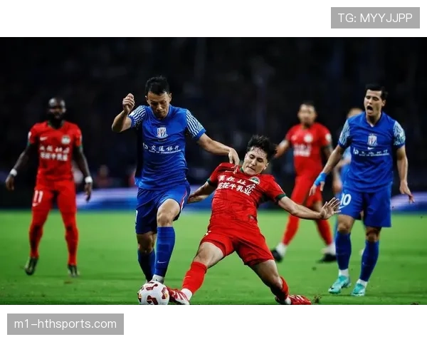 河南队主场作战锋线配合生疏 传球线路单一易被对手预判拦截 河南队主场作战锋线配合生疏 传球线路单一易被对手预判拦截